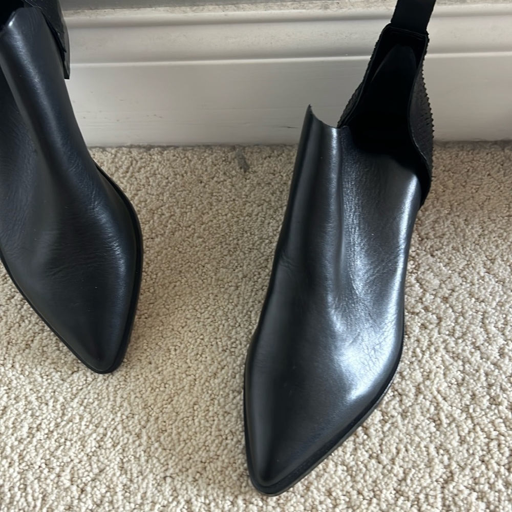 Dolce Vita Sonni Black Leather Ankle Booties - Picture 6 of 9